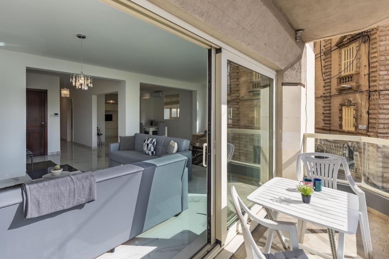Stunning - Sunnyside 3-Bedroom Sliema Dış mekan fotoğraf